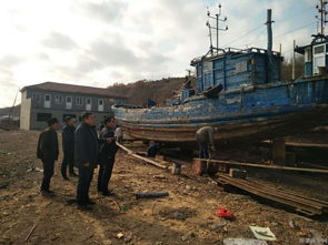 即墨区海洋与渔业局渔政执法人员对我区船舶修造厂进行执法检查